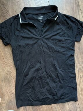 Athleta Black Performance Tee with Subtle Texture